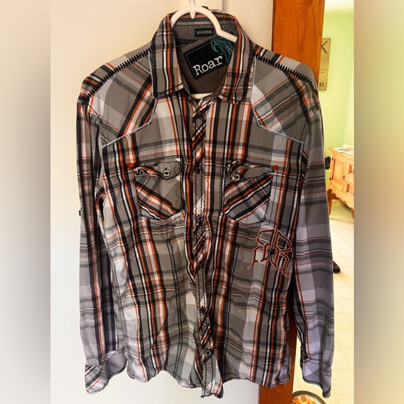 MAKE AN OFFER!! ROAR SIGNATURE WESTERN BUTTON DOWN SHIRT ! - Picture 3 of 8
